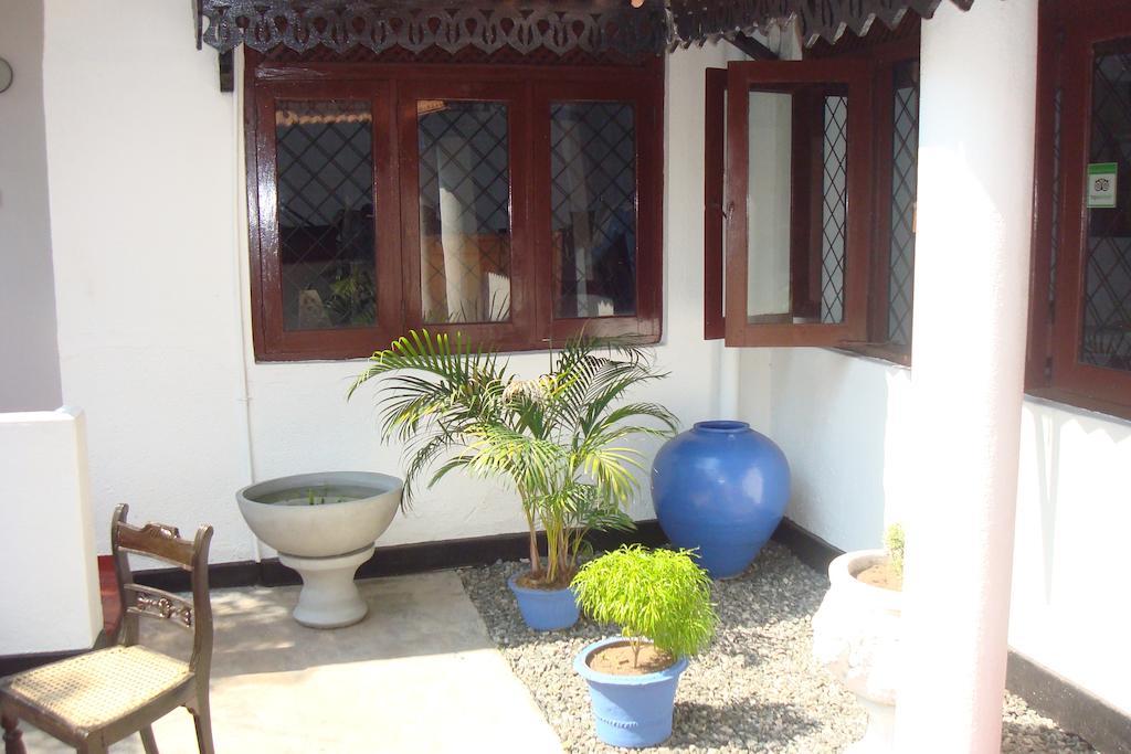 Blue Seas Guest House Dehiwala-Mount Lavinia Εξωτερικό φωτογραφία