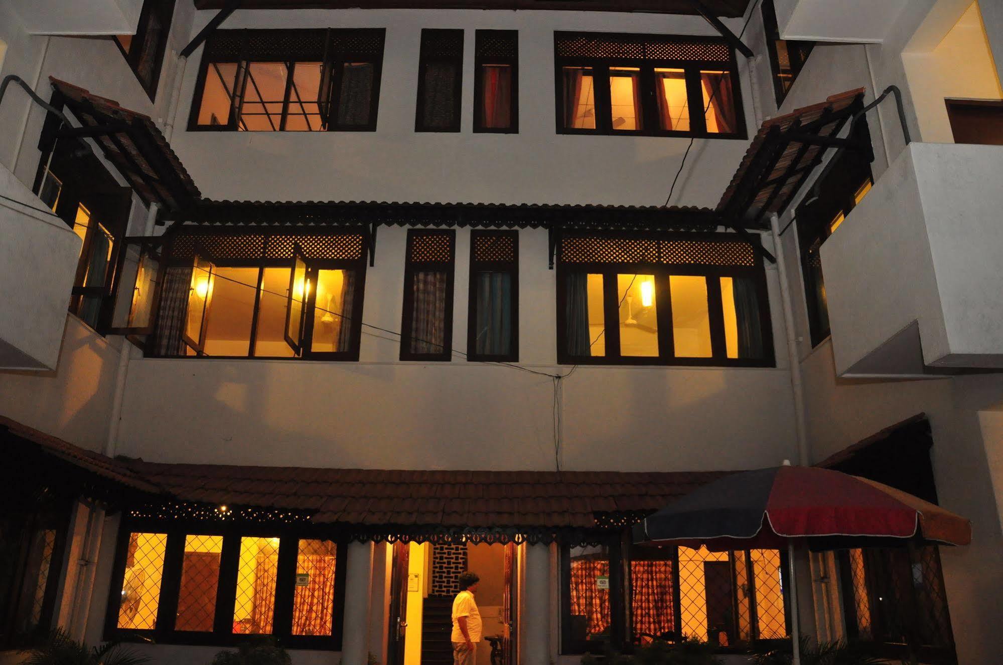 Blue Seas Guest House Dehiwala-Mount Lavinia Εξωτερικό φωτογραφία
