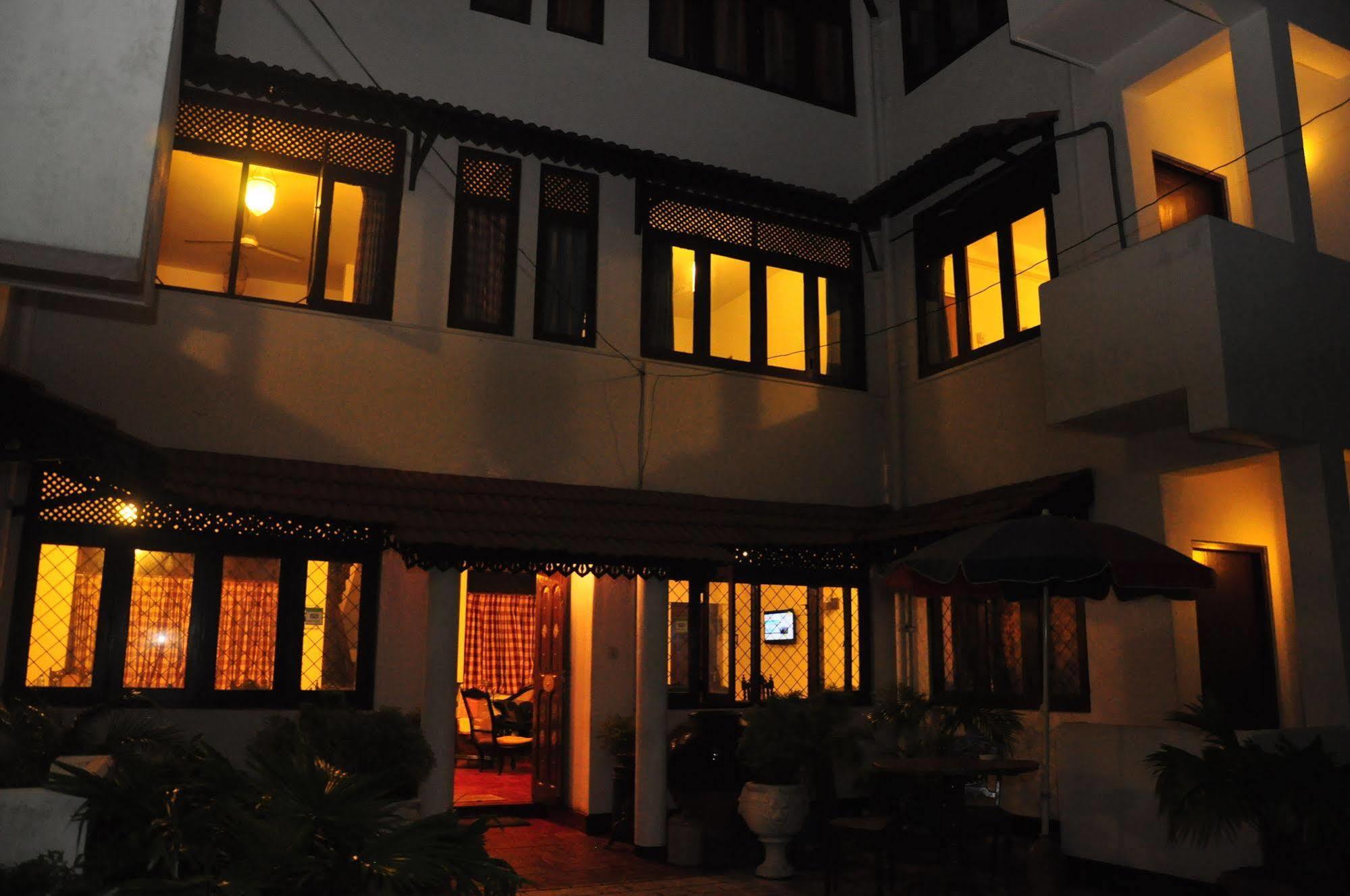 Blue Seas Guest House Dehiwala-Mount Lavinia Εξωτερικό φωτογραφία